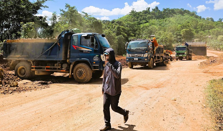 Cận cảnh 2 c&ocirc;ng tr&igrave;nh cầu vượt lũ chờ vốn vừa t&aacute;i khởi động thi c&ocirc;ng ở Quảng Trị- Ảnh 9.