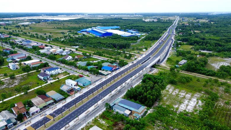 Th&ocirc;ng xe, đưa v&agrave;o khai th&aacute;c tuyến đường 750 tỷ đồng ở Huế- Ảnh 1.