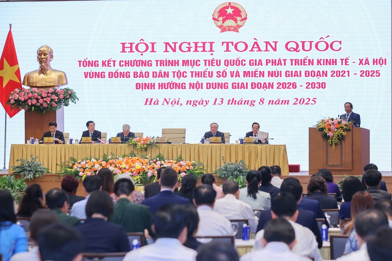 Thủ tướng: N&acirc;ng cao đời sống đồng b&agrave;o d&acirc;n tộc thiểu số, miền n&uacute;i l&agrave; mệnh lệnh từ tr&aacute;i tim- Ảnh 2.