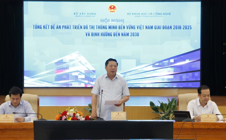Bộ trưởng Bộ X&acirc;y dựng Trần Hồng Minh ph&aacute;t biểu khai mạc Hội nghị Đề &aacute;n ph&aacute;t triển đ&ocirc; thị th&ocirc;ng minh bền vững Việt Nam giai đoạn 2018 &ndash; 2025 v&agrave; định hướng đến năm 2030.