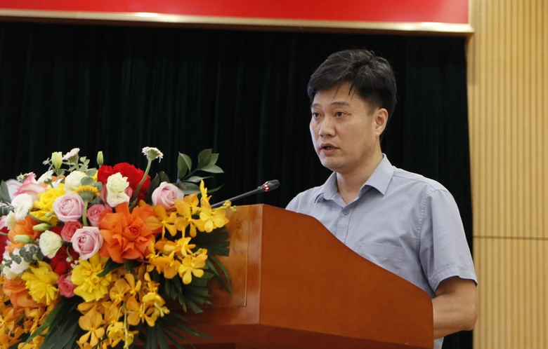 &Ocirc;ng Đinh Ho&agrave;ng Long, Cục Chuyển đổi số quốc gia (Bộ Khoa học v&agrave; C&ocirc;ng nghệ) chia sẻ về ph&aacute;t triển đ&ocirc; thị th&ocirc;ng minh v&agrave; chuyển đổi số trong t&igrave;nh h&igrave;nh mới.