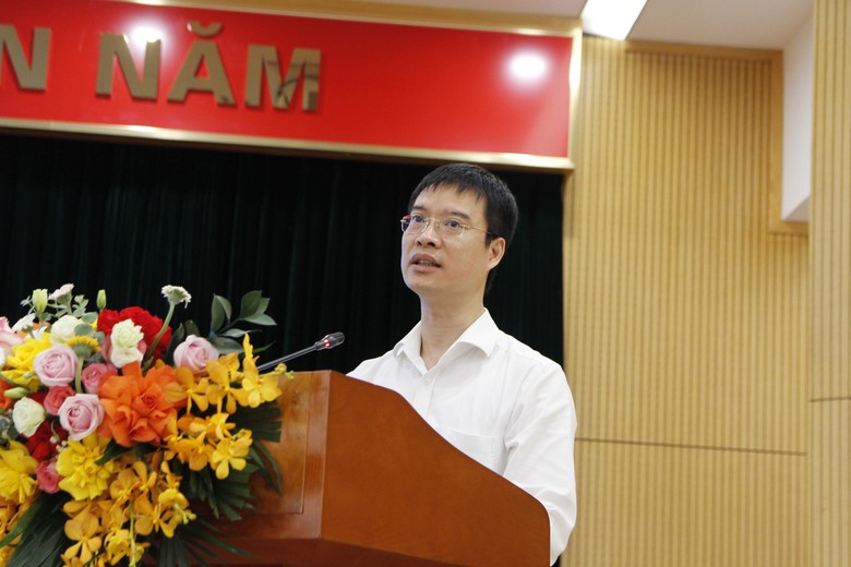 Ph&oacute; Gi&aacute;m đốc Sở X&acirc;y dựng H&agrave; Nội Luyện Văn Phương ph&aacute;t biểu tại Hội nghị.