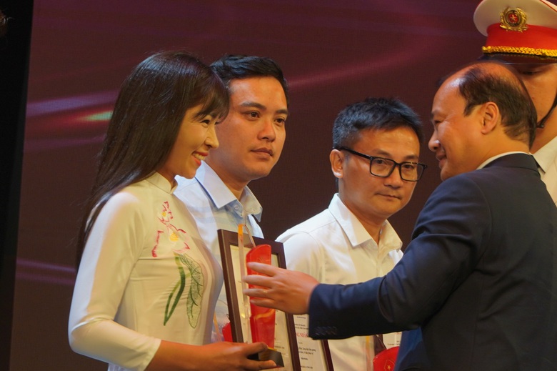 E:\Năm 2025\Th&aacute;ng 8\H&igrave;nh ảnh\Trao giải v&igrave; b&igrave;nh y&ecirc;n tổ quốc\DSC05089.JPG