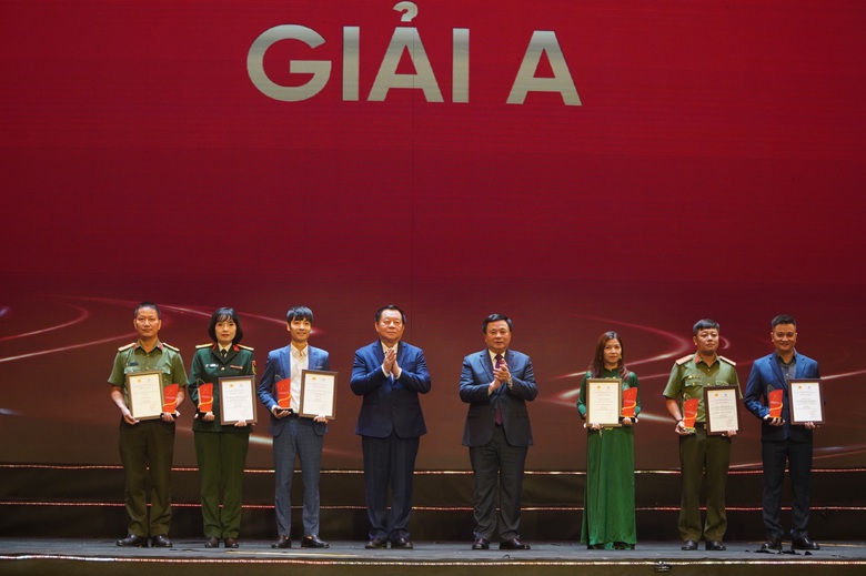 E:\Năm 2025\Th&aacute;ng 8\H&igrave;nh ảnh\Trao giải v&igrave; b&igrave;nh y&ecirc;n tổ quốc\DSC05020.JPG