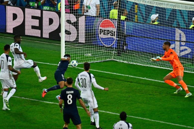 Thắng ngược Tottenham, PSG v&ocirc; địch Si&ecirc;u c&uacute;p ch&acirc;u &Acirc;u 2025- Ảnh 2.