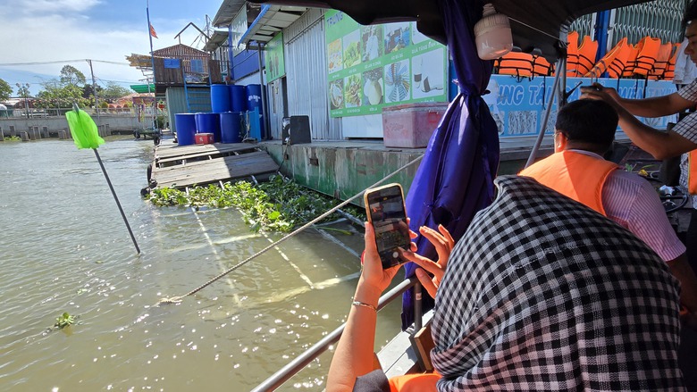 Cần Thơ đề xuất tạm dừng c&aacute;c cơ sở kinh doanh kh&ocirc;ng đủ điều kiện tr&ecirc;n chợ nổi C&aacute;i Răng- Ảnh 2.