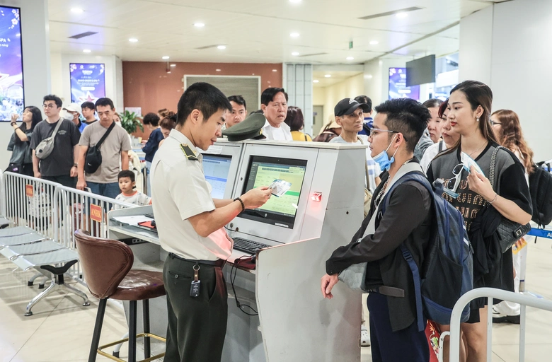 S&acirc;n bay lớn tăng nh&acirc;n lực, h&atilde;ng bay tung khuyến m&atilde;i h&uacute;t kh&aacute;ch dịp 2/9- Ảnh 2.