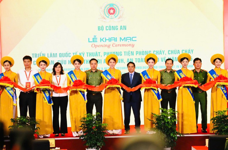 Thủ tướng: Phải đổi mới mạnh mẽ tư duy và nhận thức về PCCC và CNCH- Ảnh 1. Thủ tướng: Phải đổi mới mạnh mẽ tư duy và nhận thức về PCCC và CNCH- Ảnh 1.