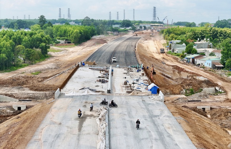 Ph&oacute; Thủ tướng Hồ Đức Phớc: Kh&ocirc;ng c&ograve;n vướng mắc, tăng tốc thi c&ocirc;ng cao tốc qua Đồng Nai- Ảnh 8.