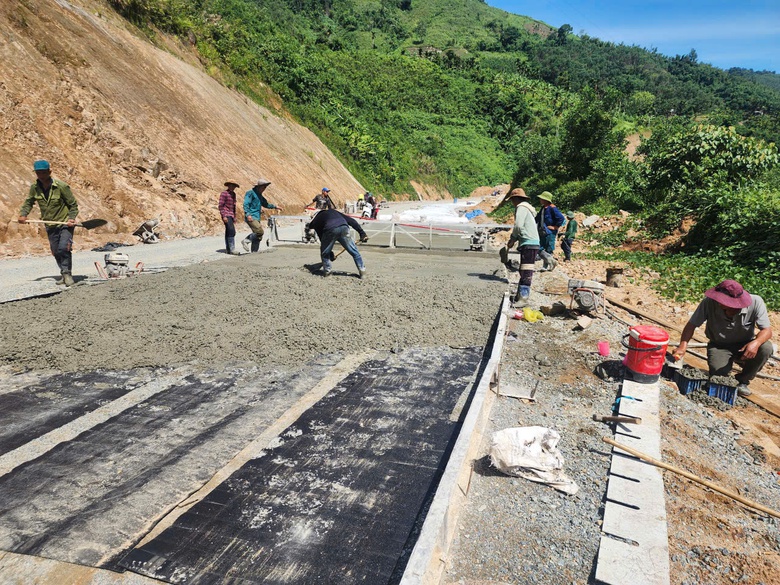 Quảng Ng&atilde;i cần đầu tư n&acirc;ng cấp 5km đường kết nối 2 tỉnh lộ 623 v&agrave; 676- Ảnh 10.