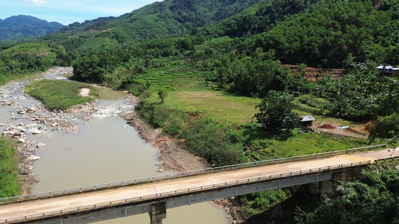 Quảng Ng&atilde;i cần đầu tư n&acirc;ng cấp 5km đường kết nối 2 tỉnh lộ 623 v&agrave; 676- Ảnh 8.