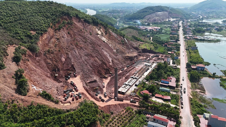 Bắc Ninh: Giải quyết triệt để nguy cơ sạt lở tại nh&agrave; m&aacute;y gạch B&igrave;nh Minh- Ảnh 1.