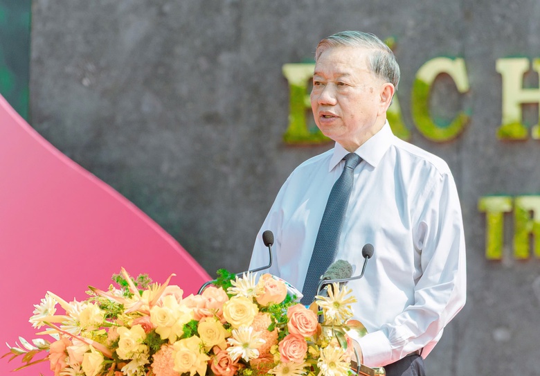 Tổng B&iacute; thư T&ocirc; L&acirc;m dự lễ kh&aacute;nh th&agrave;nh tượng đ&agrave;i "B&aacute;c Hồ ở T&acirc;n Tr&agrave;o"- Ảnh 1.