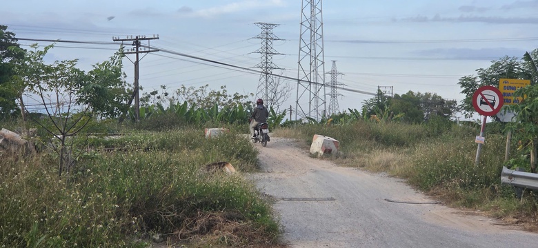 Cần đ&oacute;ng dứt điểm lối đi tự mở cắt ngang đường sắt ở Nghệ An- Ảnh 7.