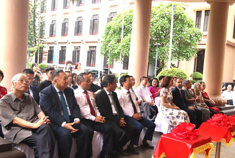 Triển l&atilde;m "Những người con của Tổ quốc", khắc họa 80 năm vinh quang d&acirc;n tộc- Ảnh 3.