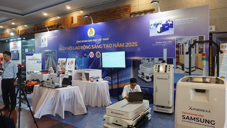 Triển l&atilde;m &ldquo;H&agrave;nh tr&igrave;nh s&aacute;ng tạo - Kh&aacute;t vọng vươn m&igrave;nh&rdquo;- Ảnh 5.