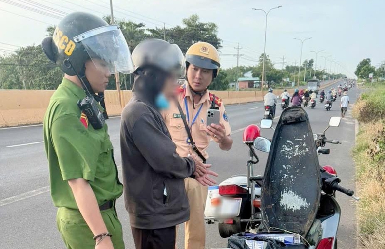 Đồng Nai: Hơn 4.100 t&agrave;i xế vi phạm giao th&ocirc;ng bị xử l&yacute; trong nửa th&aacute;ng cao điểm- Ảnh 2.
