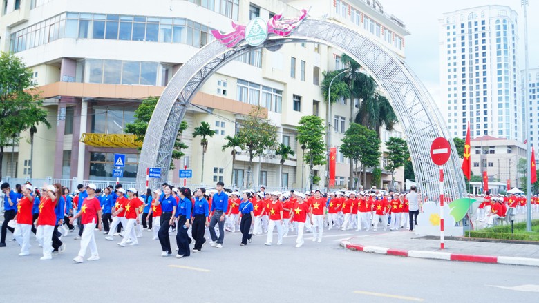 Th&aacute;i Nguy&ecirc;n: Hơn 40.000 người tham gia sự kiện &ldquo;C&ugrave;ng Việt Nam tiến bước&rdquo;- Ảnh 3.