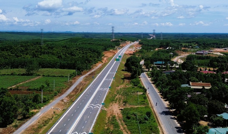 Toàn cảnh cao tốc Vạn Ninh - Cam Lộ trước ngày thông xe- Ảnh 7. Toàn cảnh cao tốc Vạn Ninh - Cam Lộ trước ngày thông xe- Ảnh 7.