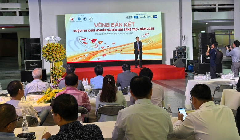 Sinh viên các trường đại học TP.HCM thi tài biến ý tưởng thành sản phẩm có ích- Ảnh 1. Sinh viên các trường đại học TP.HCM thi tài biến ý tưởng thành sản phẩm có ích- Ảnh 1.