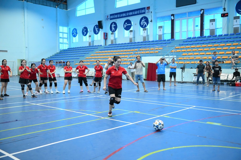 Hội thao ch&agrave;o mừng ng&agrave;y th&agrave;nh lập hai Ban Quản l&yacute; dự &aacute;n x&acirc;y dựng lớn nhất Quảng Ng&atilde;i- Ảnh 12.