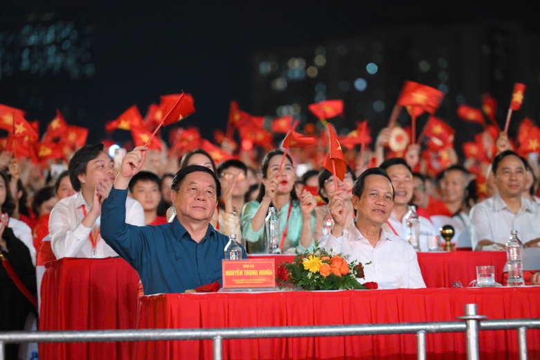 "Tự h&agrave;o l&agrave; người Việt Nam": Bản giao hưởng của qu&aacute; khứ, hiện tại v&agrave; kh&aacute;t vọng tương lai- Ảnh 1.