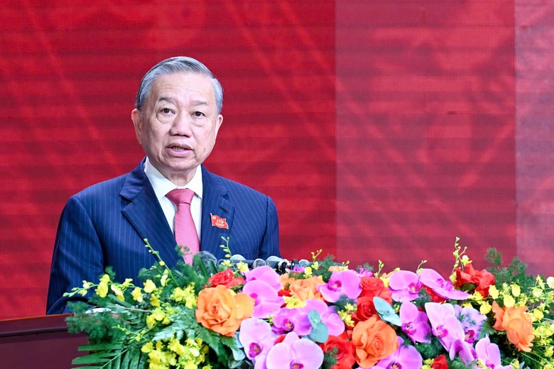 Tổng B&iacute; thư: C&ocirc;ng an nh&acirc;n d&acirc;n l&agrave; "l&aacute; chắn" v&agrave; "thanh kiếm" bảo vệ chế độ, bảo vệ nh&acirc;n d&acirc;n- Ảnh 1.