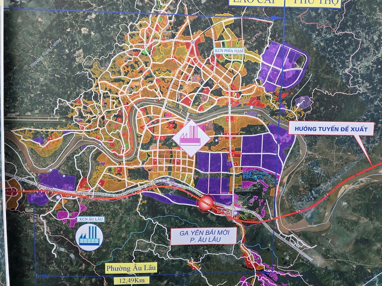 Thứ trưởng Nguyễn Danh Huy kiểm tra vị trí đề xuất xây dựng ga Yên Bái- Ảnh 2. Thứ trưởng Nguyễn Danh Huy kiểm tra vị trí đề xuất xây dựng ga Yên Bái- Ảnh 2.