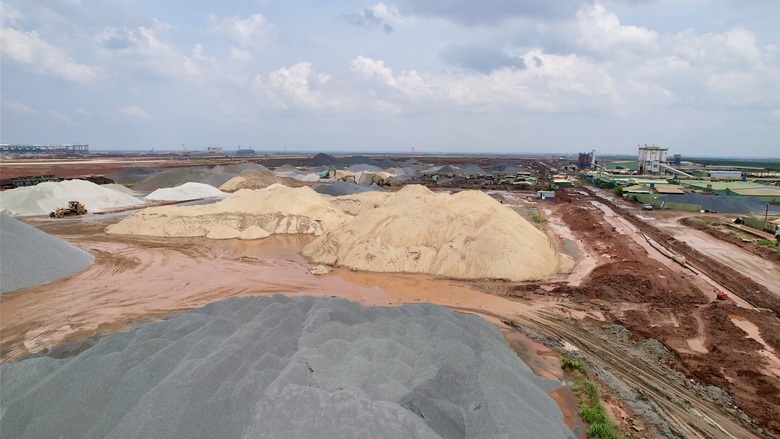 Đồng Nai gỡ n&uacute;t thắt cho c&aacute;c mỏ đ&aacute;, đảm bảo ph&acirc;n bổ đủ vật liệu cho s&acirc;n bay v&agrave; dự &aacute;n lớn- Ảnh 1.