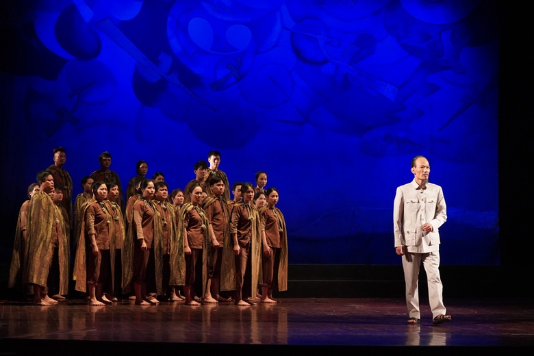 Nhà hát Kịch Việt Nam diễn miễn phí vở "Người đi dép cao su": Khán giả săn vé thế nào?- Ảnh 3. Nhà hát Kịch Việt Nam diễn miễn phí vở "Người đi dép cao su": Khán giả săn vé thế nào?- Ảnh 3.