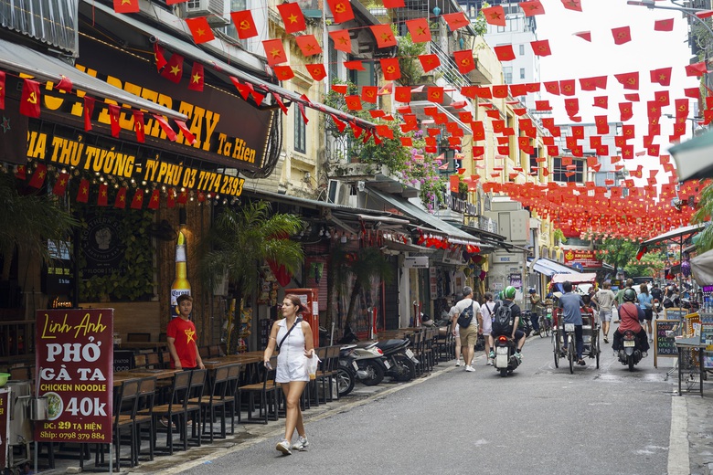 H&agrave; Nội rực rỡ cờ hoa trong ng&agrave;y thu th&aacute;ng T&aacute;m lịch sử- Ảnh 12.