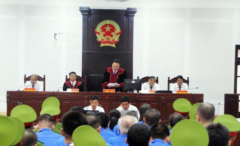 Cần Thơ x&eacute;t xử 23 đối tượng lừa đảo hơn 160 tỷ đồng- Ảnh 1.
