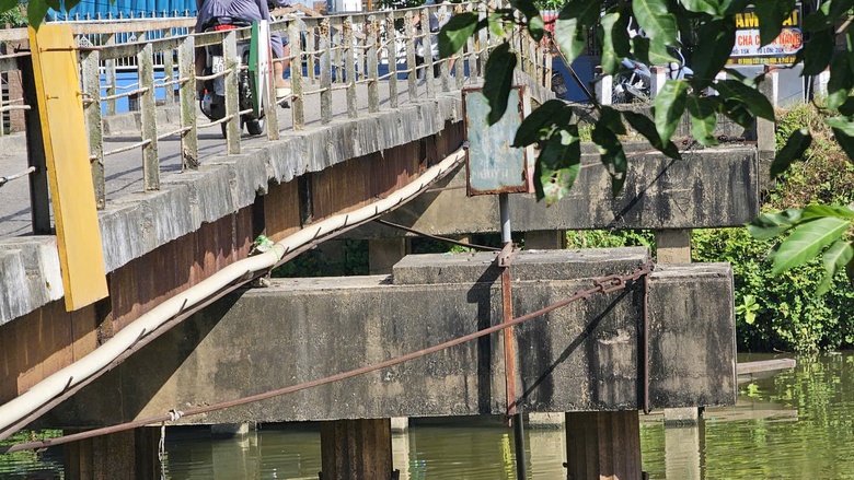 Huế: Người d&acirc;n thấp thỏm mỗi khi đi qua cầu tr&aacute;nh An H&ograve;a- Ảnh 11.