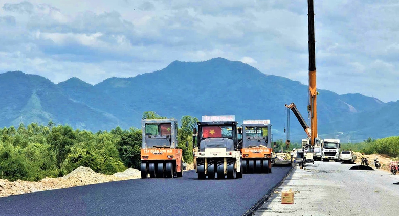 Ph&oacute; chủ tịch Quốc hội kiểm tra c&aacute;c dự &aacute;n cao tốc tại Kh&aacute;nh H&ograve;a- Ảnh 6.