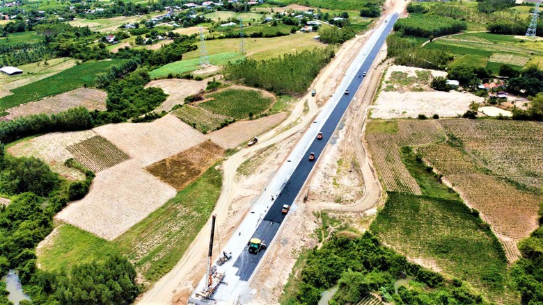 Ph&oacute; chủ tịch Quốc hội kiểm tra c&aacute;c dự &aacute;n cao tốc tại Kh&aacute;nh H&ograve;a- Ảnh 7.