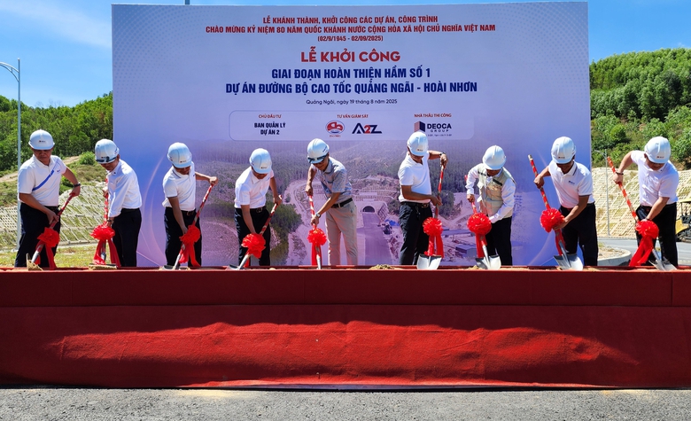Ho&agrave;n th&agrave;nh vượt tiến độ hầm xuy&ecirc;n n&uacute;i, th&ocirc;ng xe 10km cao tốc Quảng Ng&atilde;i - Ho&agrave;i Nhơn- Ảnh 1.