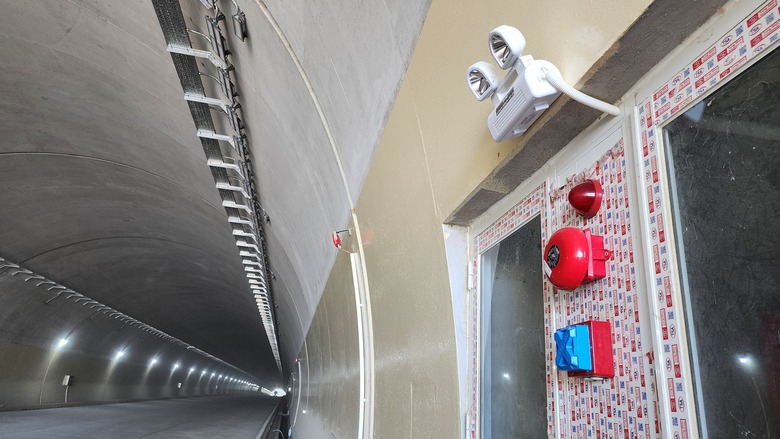 Ho&agrave;n th&agrave;nh vượt tiến độ hầm xuy&ecirc;n n&uacute;i, th&ocirc;ng xe 10km cao tốc Quảng Ng&atilde;i - Ho&agrave;i Nhơn- Ảnh 4.