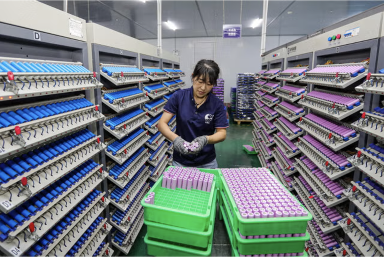 Trung Quốc ph&aacute;t triển pin lithium mạnh gấp đ&ocirc;i pin ti&ecirc;n tiến của Tesla- Ảnh 1.