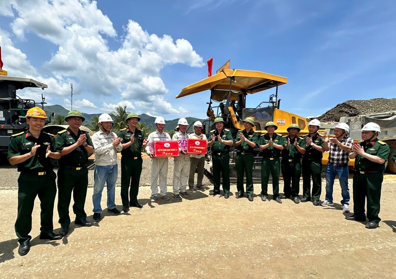 H&agrave;nh tr&igrave;nh vượt kh&oacute; cho giờ th&ocirc;ng xe cao tốc Ho&agrave;i Nhơn - Quy Nhơn- Ảnh 2.