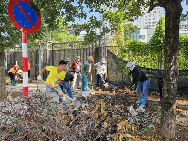 C:\Users\HP\Desktop\HN Ra qu&acirc;n\Ph&uacute; Thượng\z6865332544596_b893ad13fe6926abe1ce81ae3459ff3d.jpg