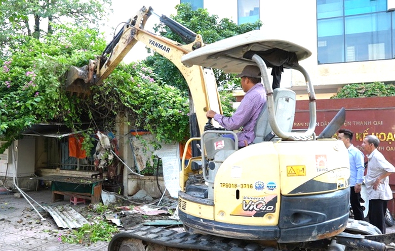 X&atilde;, phường ở H&agrave; Nội đồng loạt ra qu&acirc;n tổng vệ sinh m&ocirc;i trường, chỉnh trang đ&ocirc; thị- Ảnh 11.