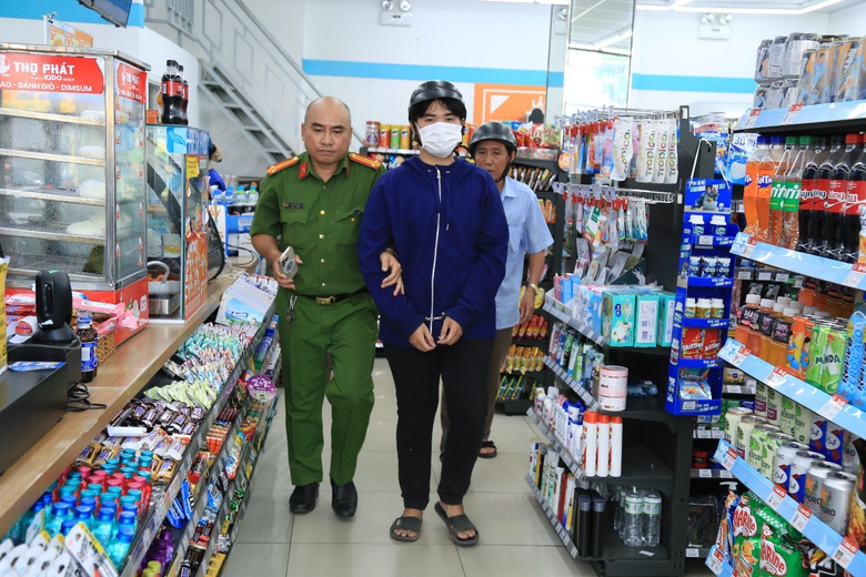 Chưa đầy 10 giờ, c&ocirc;ng an đ&atilde; bắt gọn nghi phạm 3 vụ cướp t&aacute;o tợn trong đ&ecirc;m ở Đồng Nai- Ảnh 2.