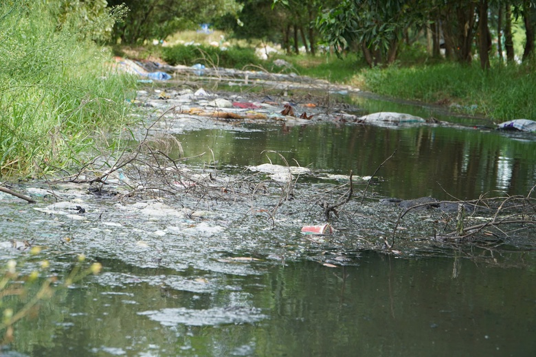 Người dân Hà Tĩnh sống khổ bên "thiên đường biển" vì nước thải khu du lịch- Ảnh 2. Người dân Hà Tĩnh sống khổ bên "thiên đường biển" vì nước thải khu du lịch- Ảnh 2.