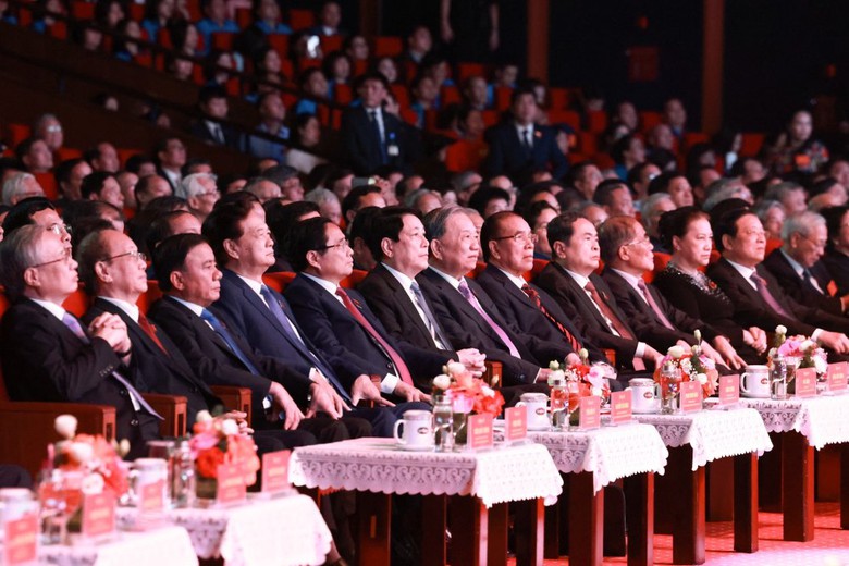 80 năm Ch&iacute;nh phủ đồng h&agrave;nh c&ugrave;ng d&acirc;n tộc, x&acirc;y đất nước h&ugrave;ng cường, v&igrave; hạnh ph&uacute;c nh&acirc;n d&acirc;n- Ảnh 3.
