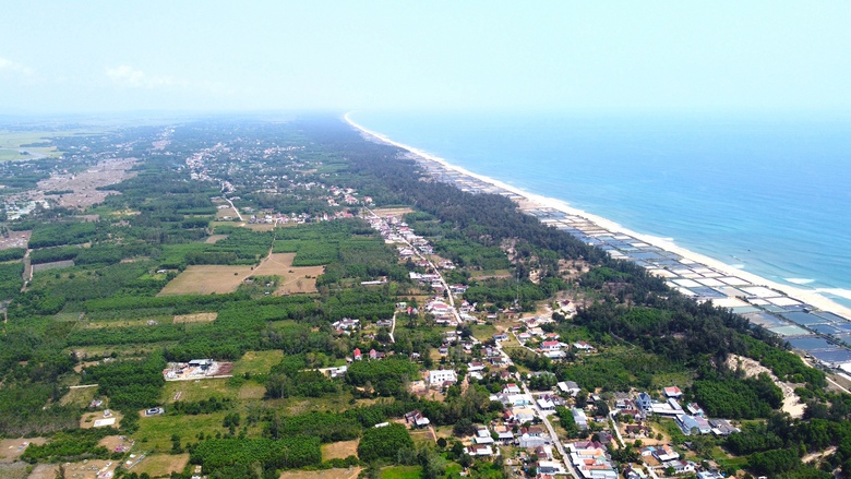 Quảng Ng&atilde;i đẩy nhanh đầu tư mở rộng quốc lộ 24B, ho&agrave;n thiện trục đường ven biển- Ảnh 3.