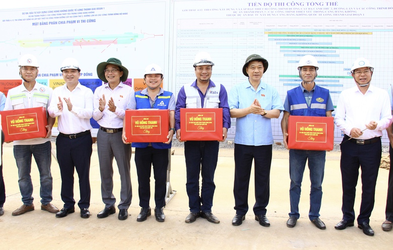 Ph&oacute; chủ tịch Quốc hội kiểm tra s&acirc;n bay Long Th&agrave;nh: L&agrave;m nhanh nhưng phải đảm bảo chất lượng- Ảnh 5.