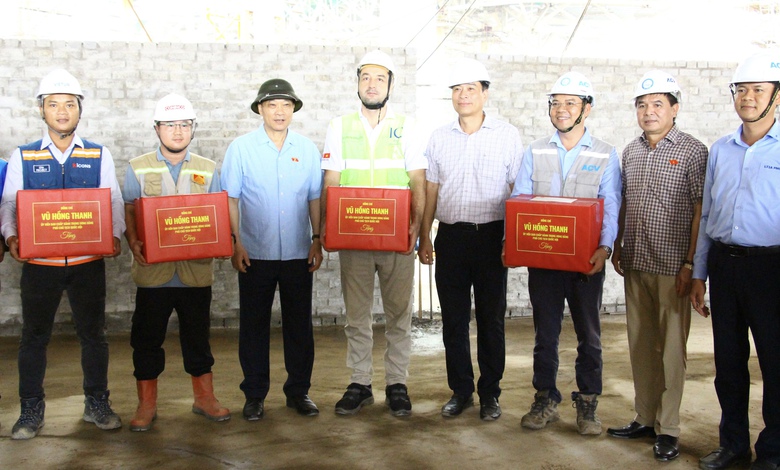 Ph&oacute; chủ tịch Quốc hội kiểm tra s&acirc;n bay Long Th&agrave;nh: L&agrave;m nhanh nhưng phải đảm bảo chất lượng- Ảnh 4.