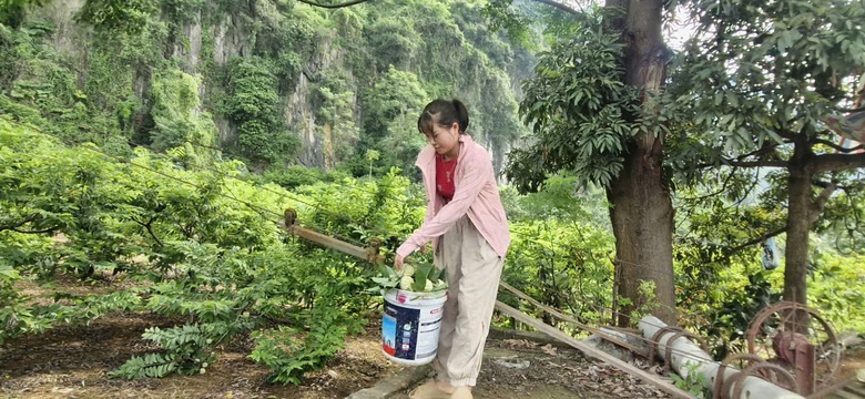 Na v&agrave;o ch&iacute;nh vụ, CSGT Lạng Sơn tất bật hỗ trợ người d&acirc;n ti&ecirc;u thụ- Ảnh 5.