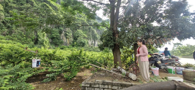 Na v&agrave;o ch&iacute;nh vụ, CSGT Lạng Sơn tất bật hỗ trợ người d&acirc;n ti&ecirc;u thụ- Ảnh 4.