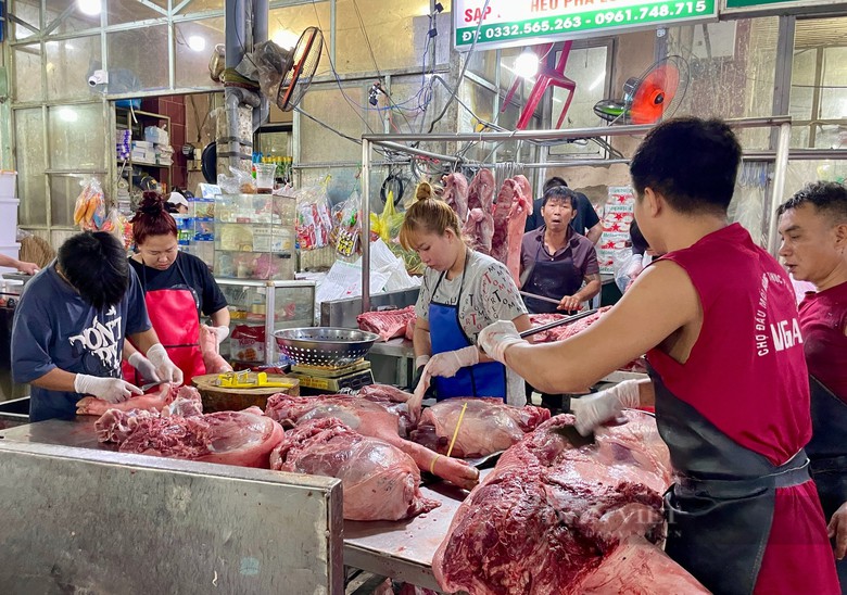 TP.HCM kiểm soát thịt lợn thế nào trước diễn biến phức tạp của dịch tả heo châu Phi?- Ảnh 1. TP.HCM kiểm soát thịt lợn thế nào trước diễn biến phức tạp của dịch tả heo châu Phi?- Ảnh 1.